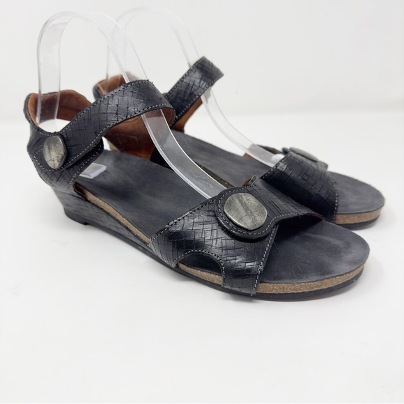 TAOS Trophy 2 Wedge Sandals - Picture 1 of 9